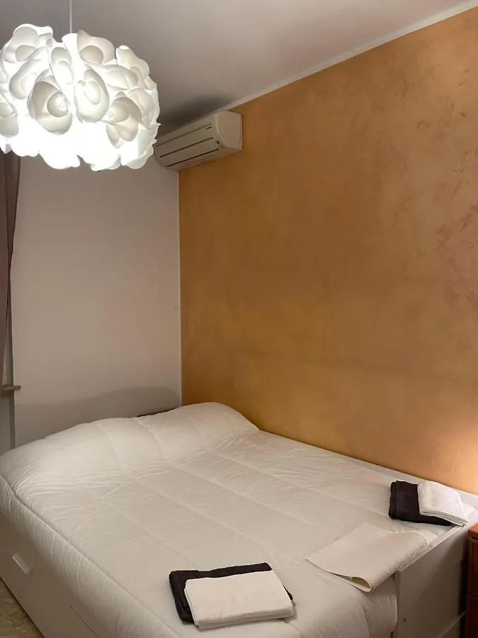 Appartamento Privato A Piacenza Con 3 Camere Matrimoniali 0*,