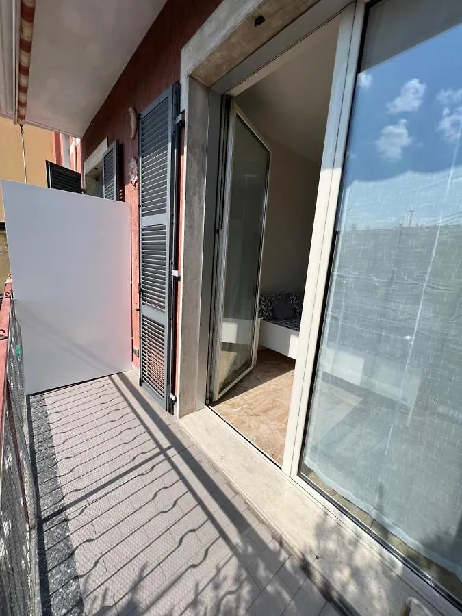 Apartment Appartamento Privato A Piacenza Con 3 Camere Matrimoniali