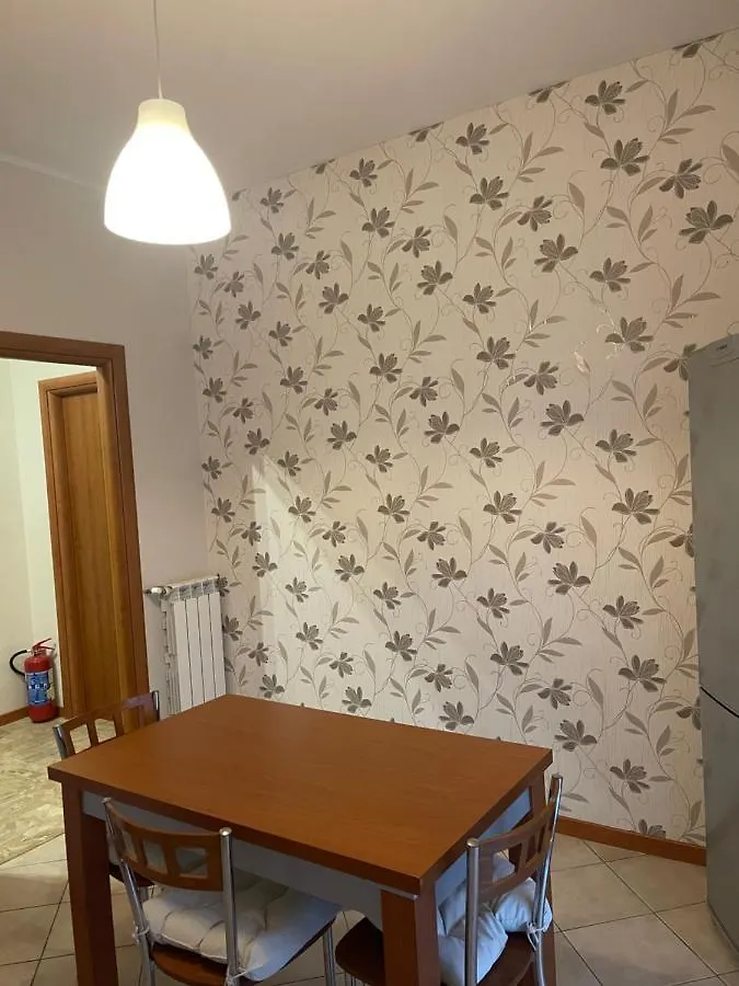 Apartment Appartamento Privato A Piacenza Con 3 Camere Matrimoniali
