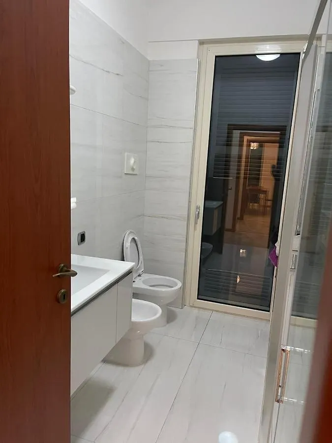 Appartamento Privato A Piacenza Con 3 Camere Matrimoniali Italy