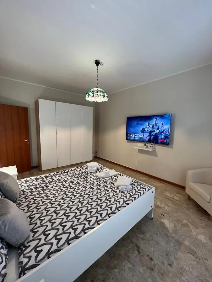 Appartamento Privato A Piacenza Con 3 Camere Matrimoniali location